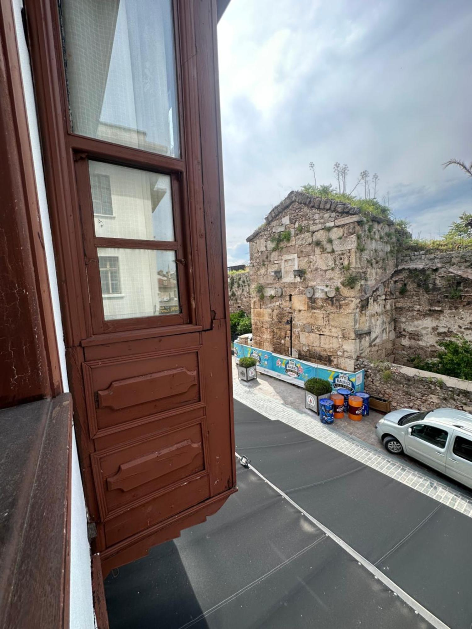 Lords Hostel & Pub Antalya Exterior foto